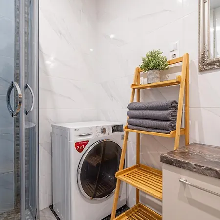 Old Town Gem - Rooftop - By Innorental *