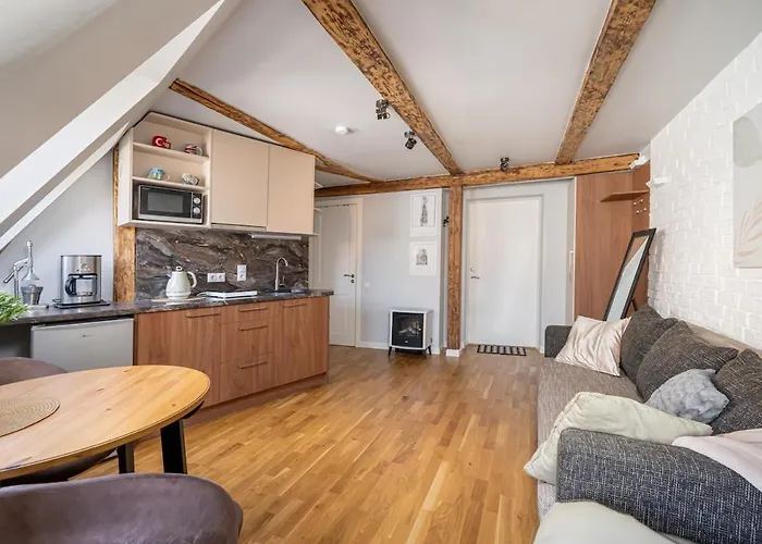 Old Town Gem - Rooftop - By Innorental *