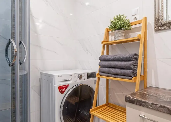 Old Town Gem - Rooftop - By Innorental *